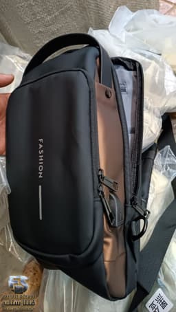 شنط كتف مع منفذ USB 4
